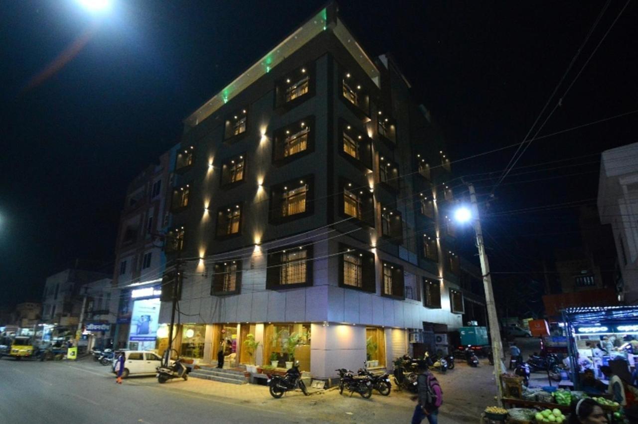 Hopp Inn Udaipur Exteriör bild